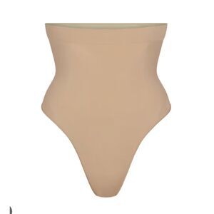 Women SKIMS Seamless Sculpt Mid Waist Thong in Clay Size Large
